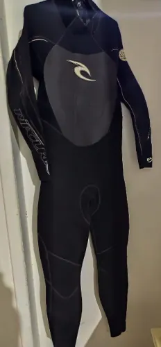 roupa de borracha rip curl down patrol E3. Tamanho M