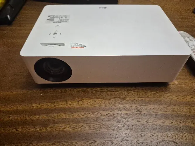 Projetor 4K LG Cinebeam HU70LA tela de brinde
