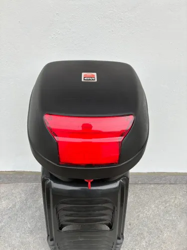Vendo Baú Bauleto Moto Givi Monolck com Base 29 litros