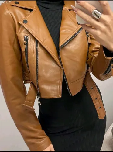 Jaqueta courino cropped marrom 