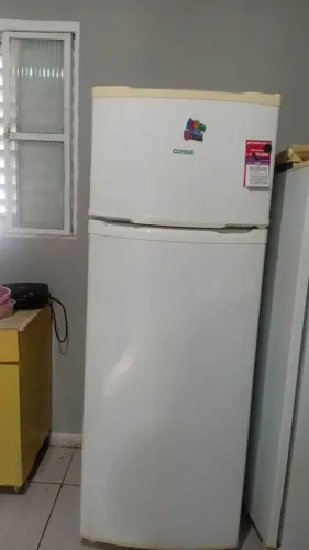 Vende uma geladeira duplex por 600, Reais