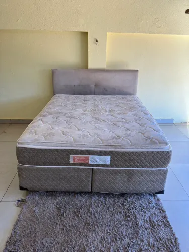 Vendo Cama Box casal Queen molas ensacadas base dupla com cabeceira Entrego