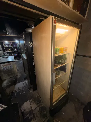 Vende-se freezer e expositoras