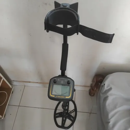 Vendo um detector de metais TX850, nunca usado super conservado.
