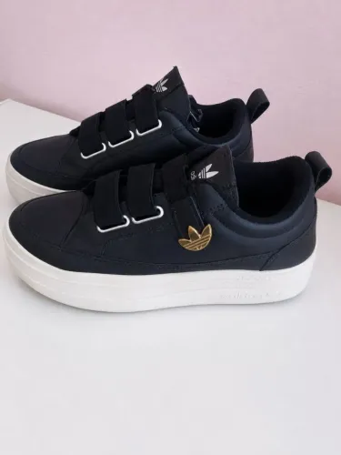 Tênis Adidas 37