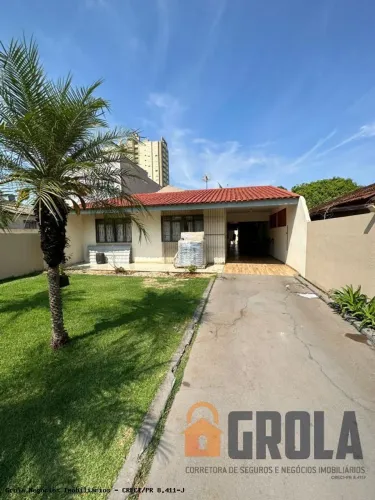 Casa para Venda em Campo Mourão, Centro, 5 dormitórios, 1 suíte, 2 banheiros, 4 vagas