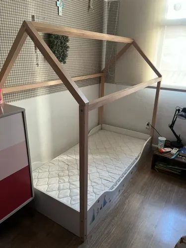 Cama Montessoriana