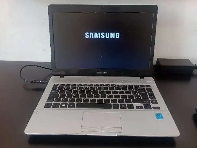 Notebook Samsung Core i3 5ª Geração | 4GB | HD 1TB + Kit Logitech Sem Fio