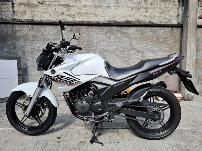 Fazer 250cc 2015 com 26.000 km