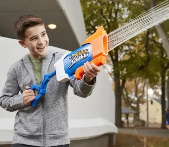 Lançador de Água Nerf Super Soaker - 650ml