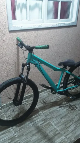 Vendo bike track tá inteira só andar 