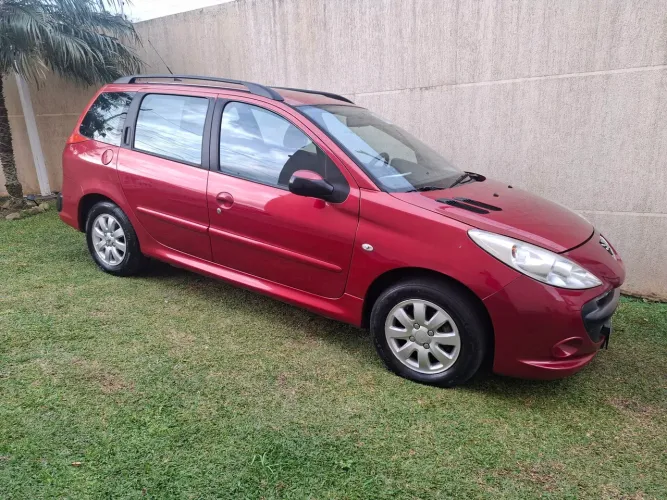 Peugeot 207 SW XR Sport 1.4 Flex 8V 5P 2011