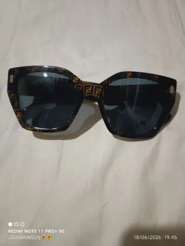 ÓCULOS DE SOL FENDI (ORIGINAL ( ESTA SEM O ESTOJO)