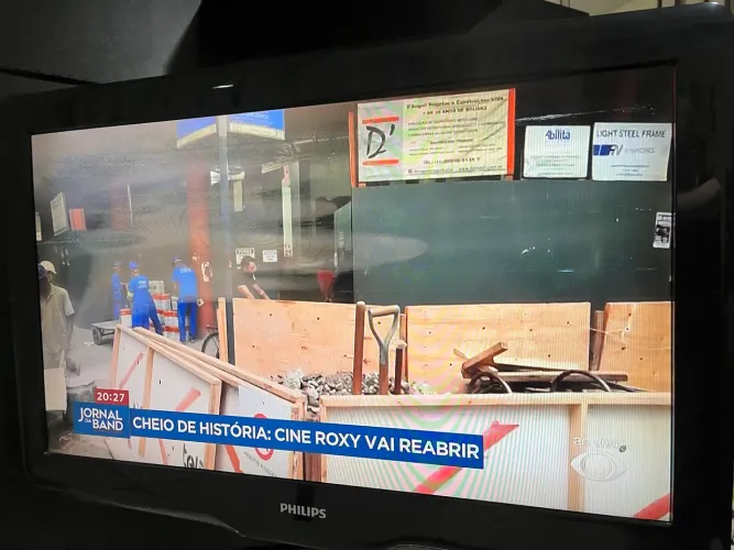 Tv 32 >> não é smart.