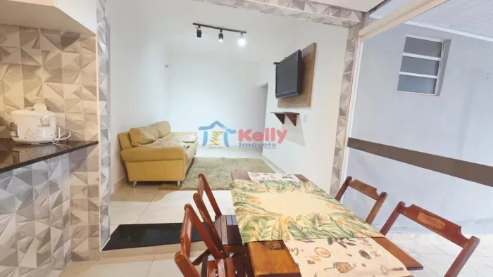 Casa para Locação em Presidente Prudente, Vila Yolanda, 2 dormitórios, 1 banheiro, 1 vaga