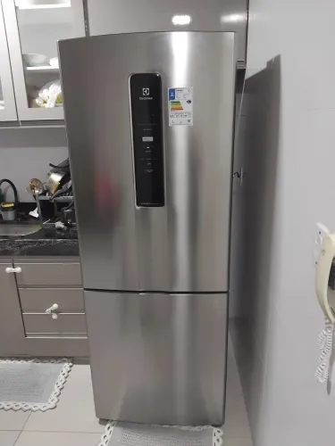 geladeira Electrolux Efficient com AutoSense, modelo IB7S