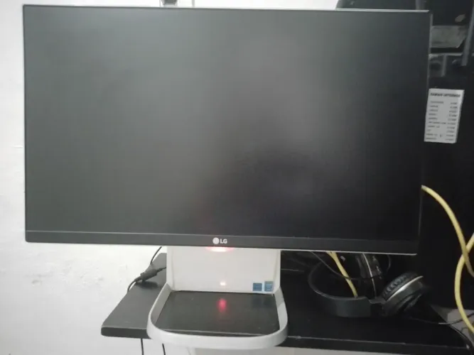 Computador LG All in One 25'' Branco