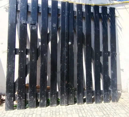 VENDO PORTÃO DE TRELIÇAS