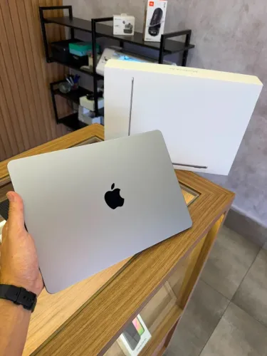 Macbook Air M2 8/256gb 2022 + impecável