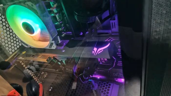 Radeon RX 6700 XT Red Devil Triple Fan