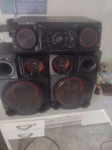 Vendo som LG RMS 1800W com Bluetooth