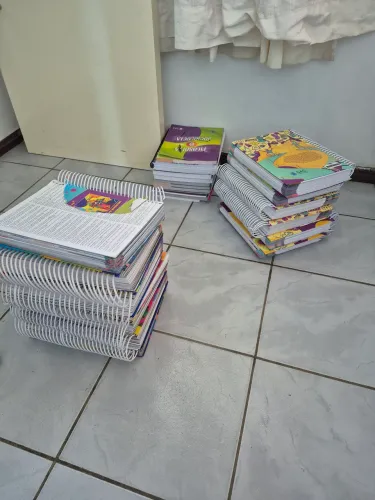 Doação de apostilas do Colégio Energia.