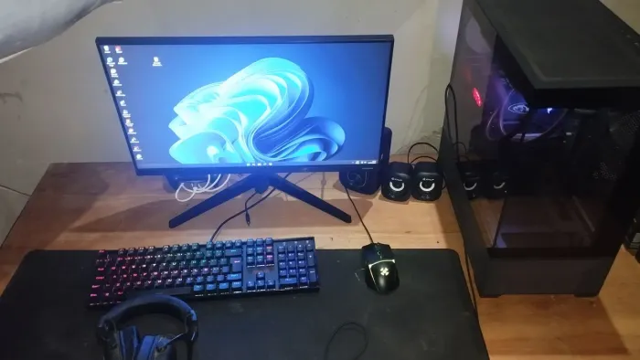 Pc Ryzen 7 5700x3d, 32gb ram ddr4, RTX 4060