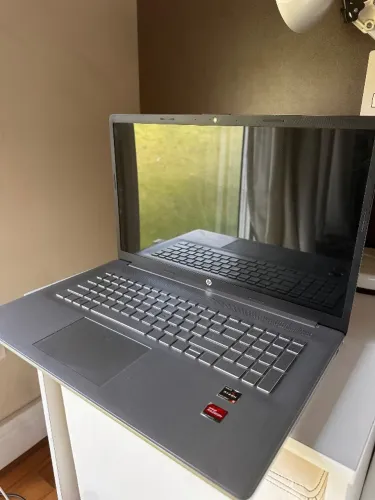 Notebook HP 17,3- Ryzen 5 | 12GB RAM | SSD 256gb