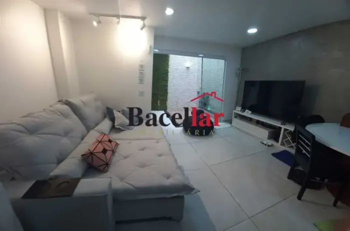 Casa de Vila - Triplex / Residencial / Vila Isabel