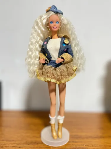 Barbie que fala 1o mil frases