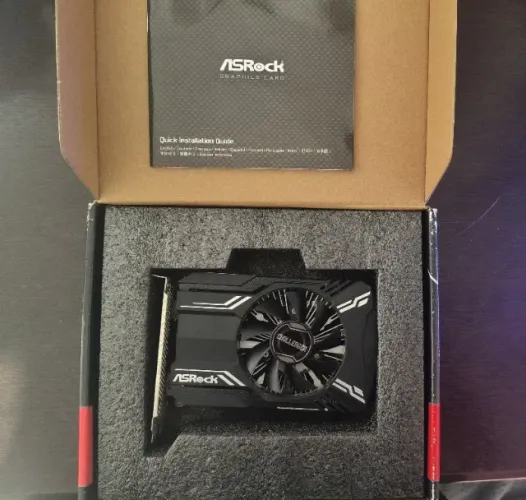 Placa de Vídeo AMD Radeon RX 6400 4 GB GDDR6