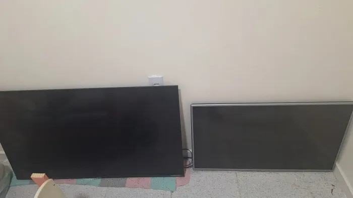 OPORTUNIDADE!!2 TVs Barato para Conserto - Aiwa 55? (Tela) + LG 43? (Capacitor)