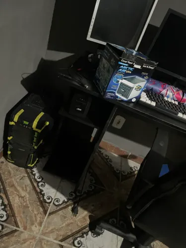Vendo mesa de computador (comprei outra nova)