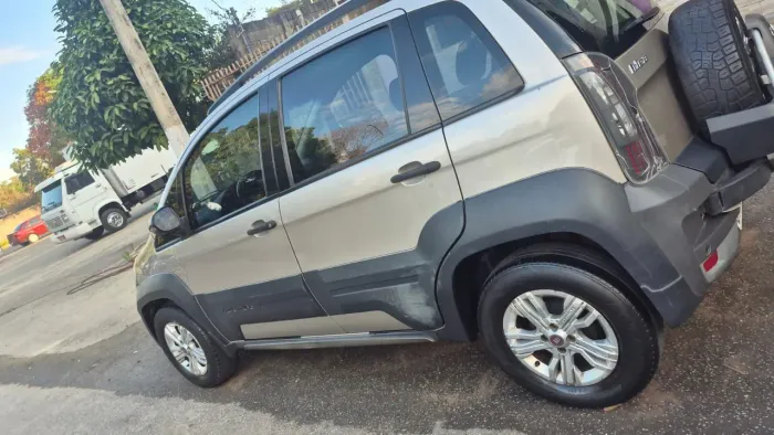 Fiat Idea Adv./ Adv.lock.dualogic 1.8 Flex 5P 2012