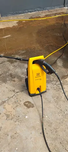 Vendo lavadora de alta pressão Electrolux Power wash eco 