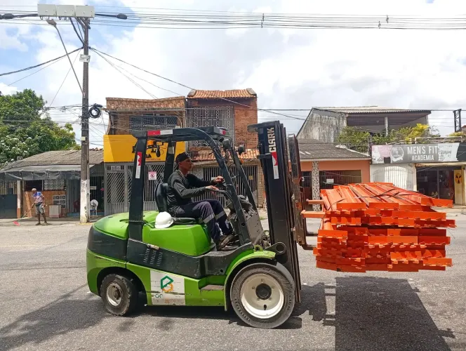 Empilhadeira clack