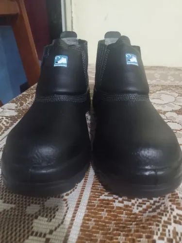 Bota de Segurança Marluvas Preta Nº 42 - Nova, com Biqueira de Aço | R$ 150