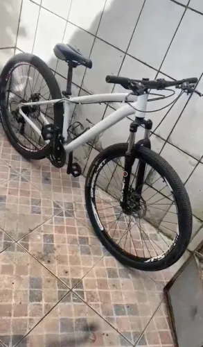 MTB aro 29 branca