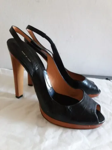 SCARPIN SERGIO ROSSI PEEP TOE. MADE IN ITALY. LINDO. SEMI NOVO