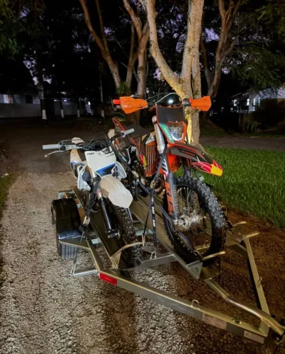 reboque carretinha Plataforma p/ 3 motos, ideal para sua trilha/moto cross 