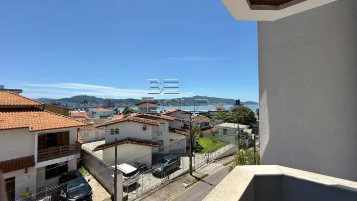 Apartamento com vista mar e 3 dormitórios em Coqueiros