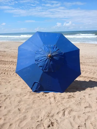 Sombreiro azul,2,40m em perfeito estado de conservação