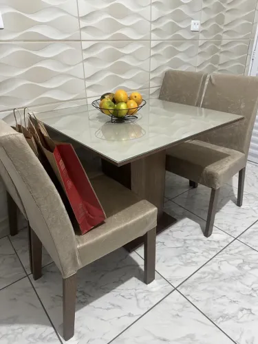 Sala de jantar 4 cadeiras 