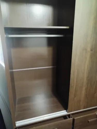 BAIXOU O PREÇO!!! GUARDA ROUPAS DE SOLTEIRO USADO E EM PERFEITO ESTADO |