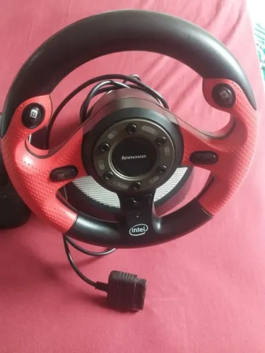 Vendo um volante semi novo em bom estado 