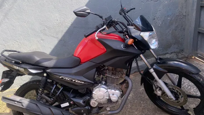 Vendo moto factor novíssima