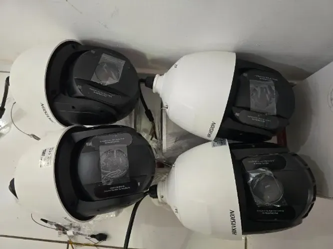6 Câmeras Speed Dome HIKVISION DS-2DE5232IW-AE