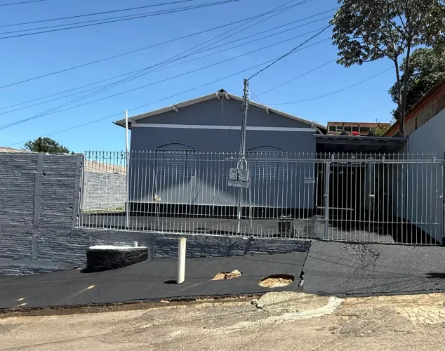 MÓVEL À VENDA EM ANÁPOLIS/GO - DUAS CASAS NO MESMO TERRENO