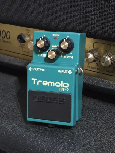 Pedal Boss TR-2 tremolo