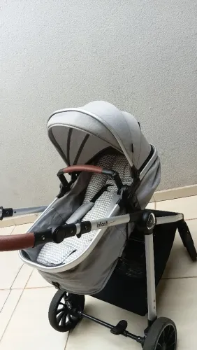 Carrinho de Bebê Completo - Reclinável, Capota e Suspensão